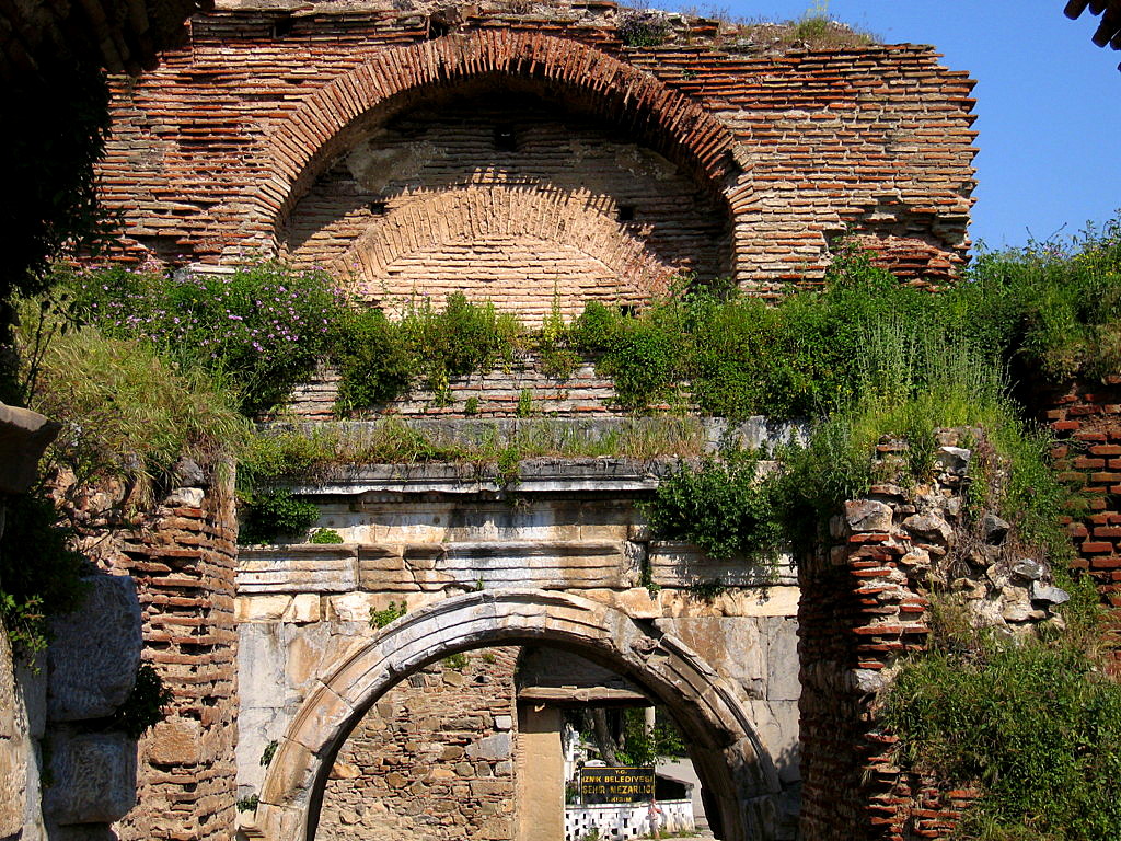 The old city walls of Iznik